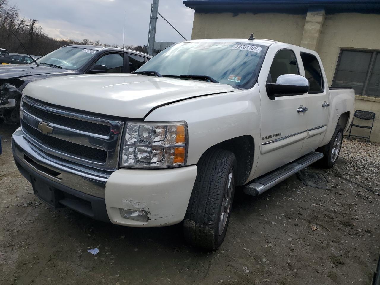 2011 Chevrolet Silverado C1500 Lt VIN: 3GCPCSE03BG321197 Lot: 38751103