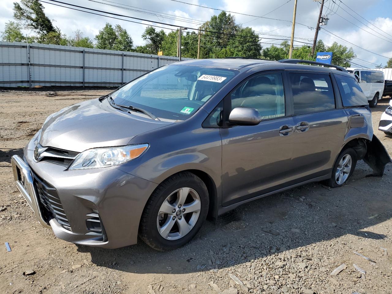 2018 Toyota Sienna Le VIN: 5TDKZ3DC2JS956213 Lot: 64419983