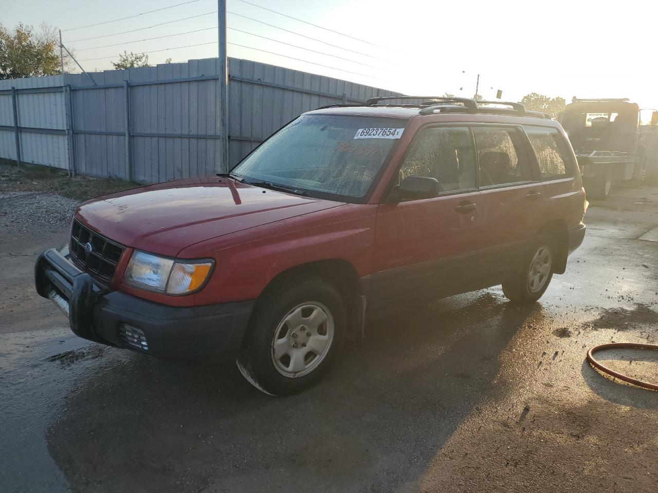 1998 Subaru Forester L VIN: JF1SF635XWH764391 Lot: 69237654