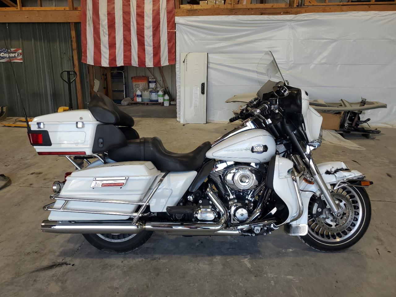 2013 Harley-Davidson Flhtcu Ultra Classic Electra Glide VIN: 1HD1FCM10DB654173 Lot: 68853094