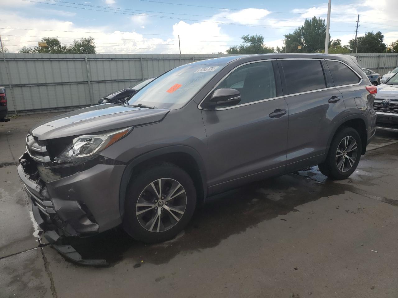 2018 Toyota Highlander Le VIN: 5TDBZRFHXJS880445 Lot: 71282174