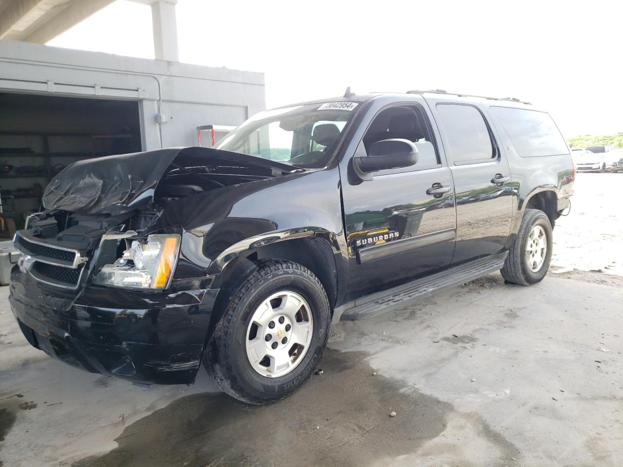 2014 Chevrolet Suburban C1500 Lt VIN: 1GNSCJE09ER183097 Lot: 73042954