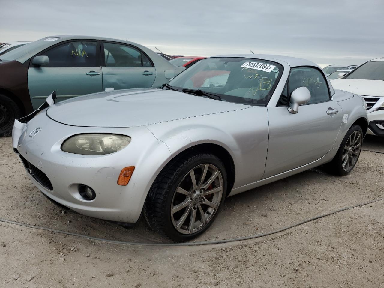 2007 Mazda Mx-5 Miata VIN: JM1NC26FX70121911 Lot: 74982084