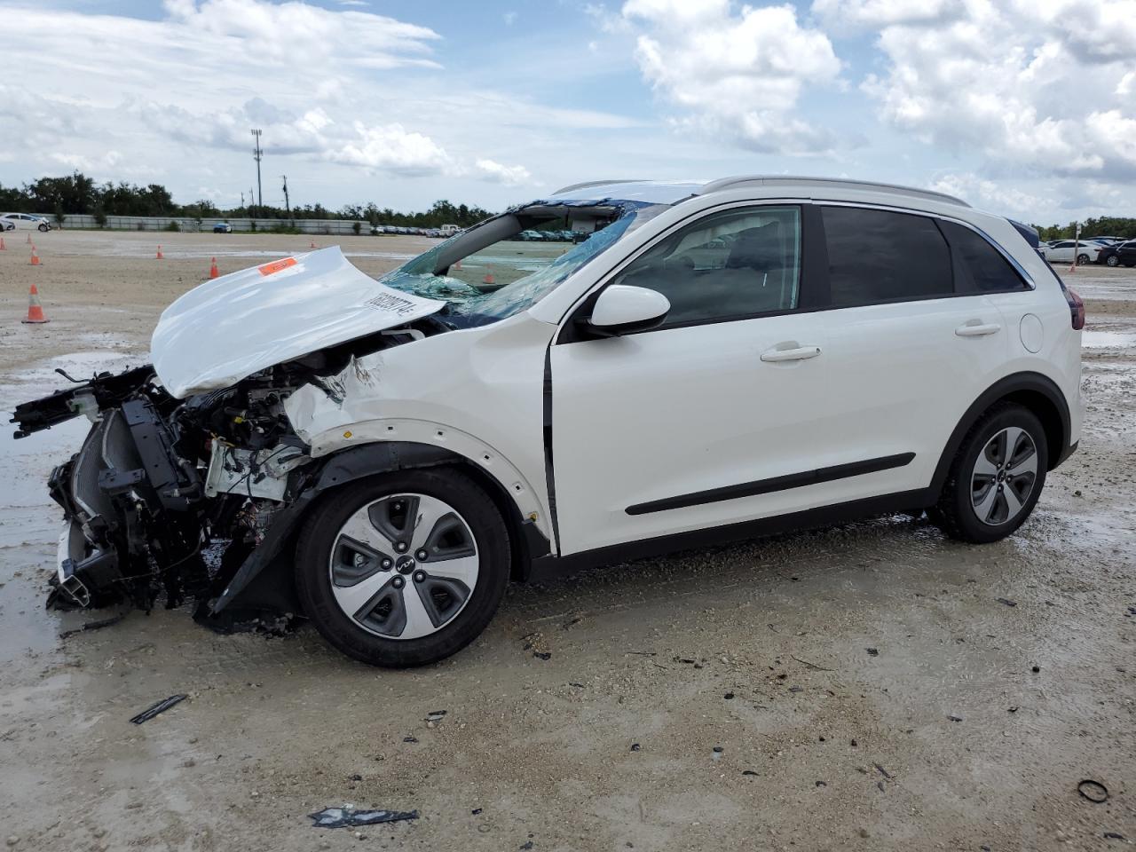 2022 Kia Niro Lx VIN: KNDCB3LC6N5520955 Lot: 77996374