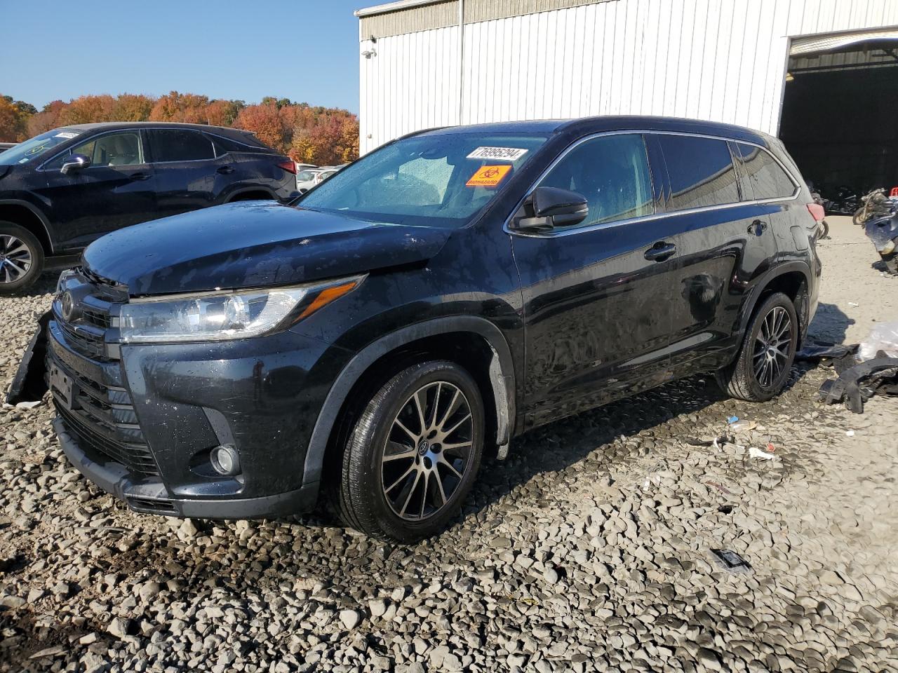 2018 Toyota Highlander Se VIN: 5TDJZRFH9JS858139 Lot: 76995294