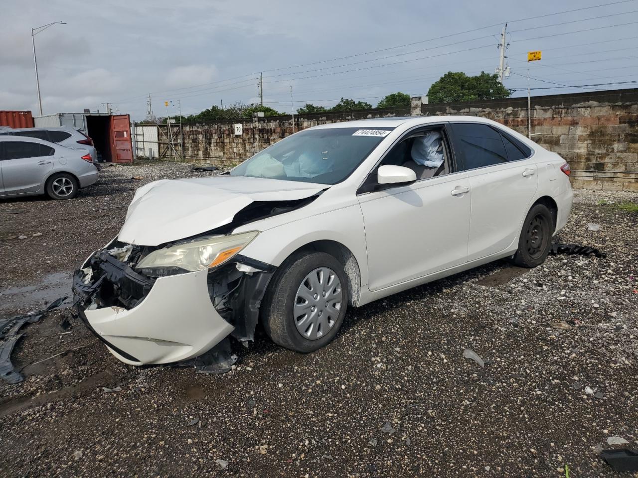 2016 Toyota Camry Le VIN: 4T1BF1FK3GU138006 Lot: 74424854