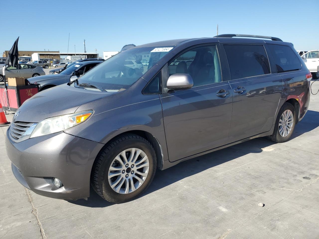 2012 Toyota Sienna Xle VIN: 5TDYK3DC7CS185362 Lot: 82421664