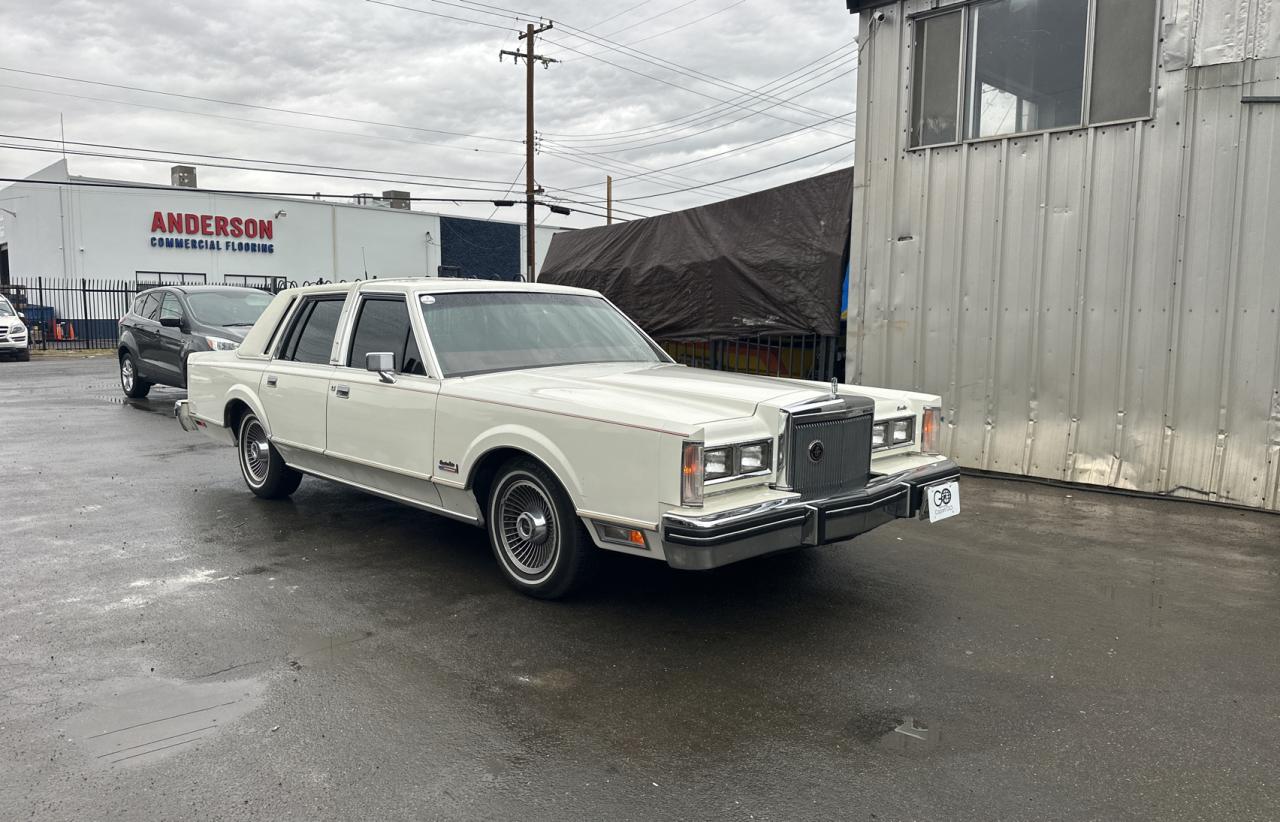 1982 Lincoln Town Car VIN: 1LNBP94F9CY621990 Lot: 82029084