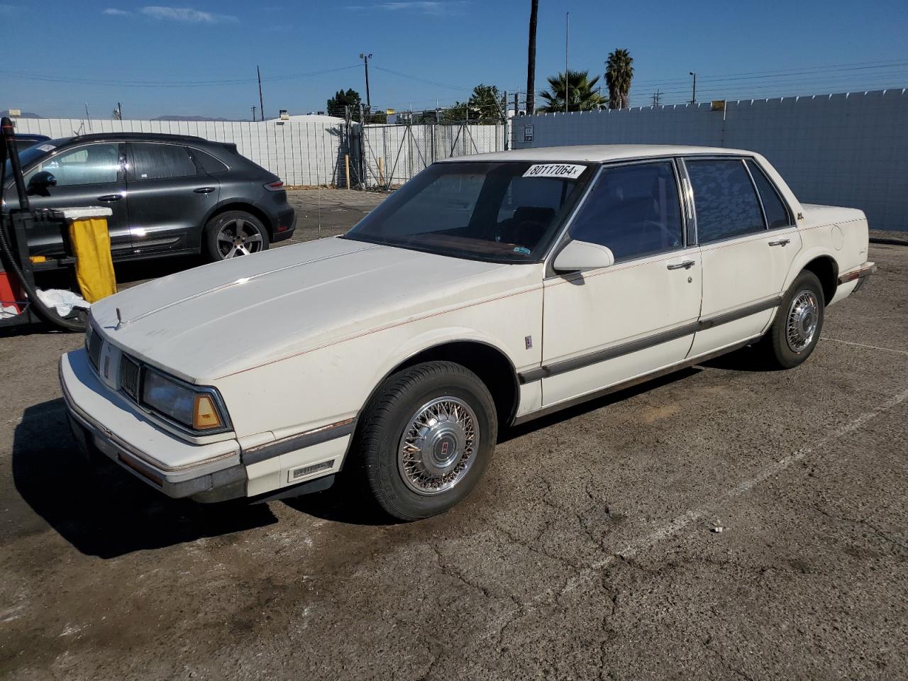 1988 Oldsmobile Delta 88 Royale Brougham VIN: 1G3HY54C6J1800245 Lot: 80117064