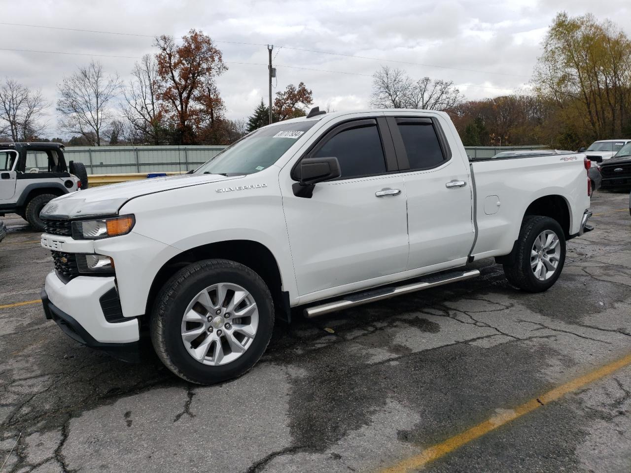 2020 Chevrolet Silverado K1500 Custom VIN: 1GCRYBEK2LZ202439 Lot: 80707934