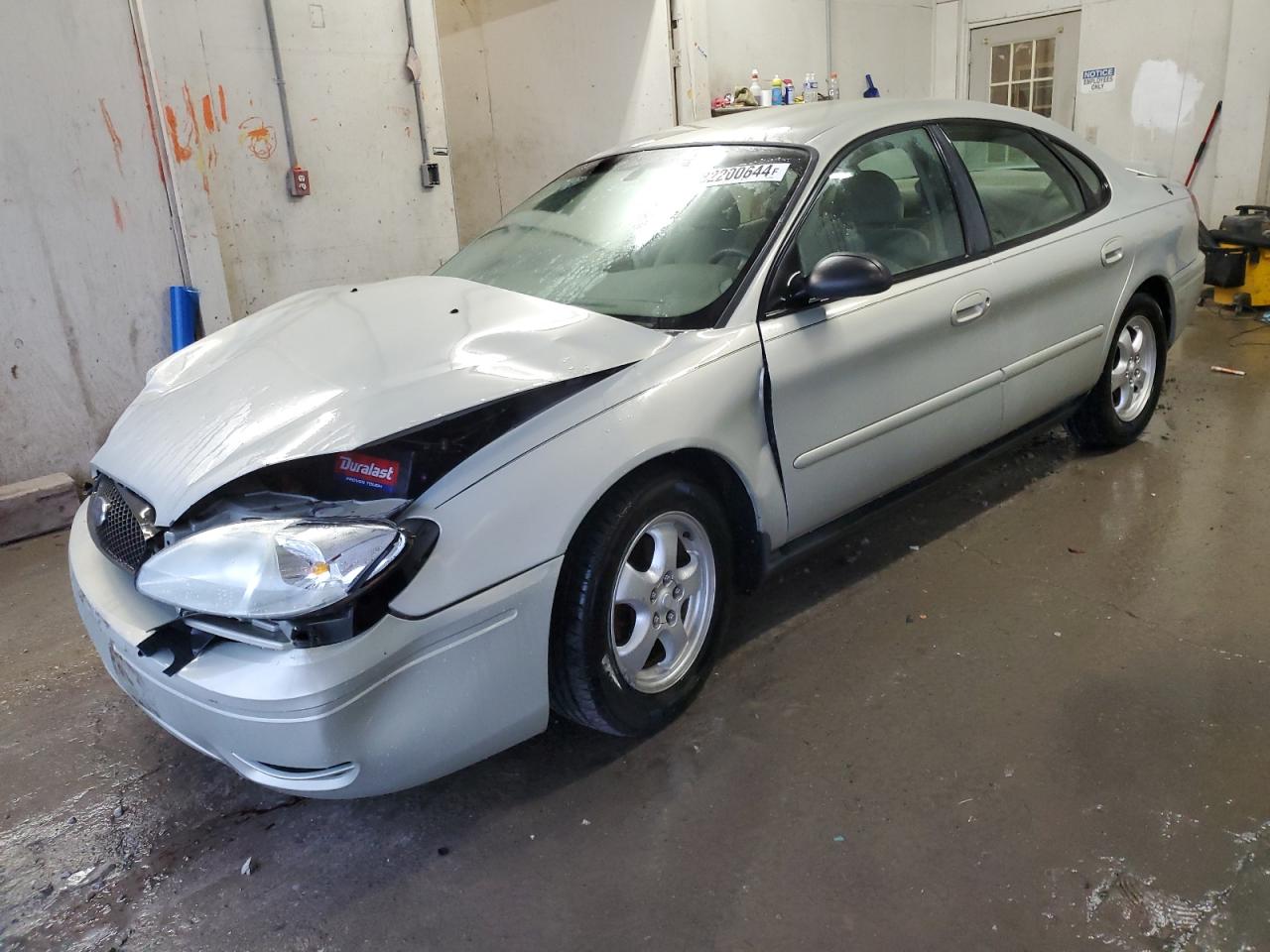 2005 Ford Taurus Se VIN: 1FAFP53255A288640 Lot: 82200644