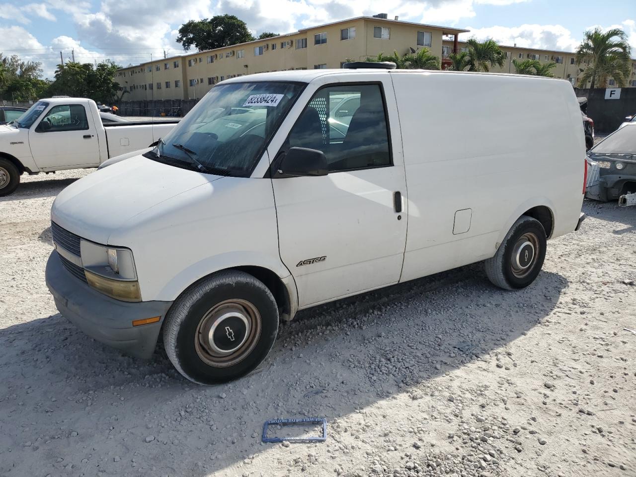 1998 Chevrolet Astro VIN: 1GCDM19W4WB203442 Lot: 82338424