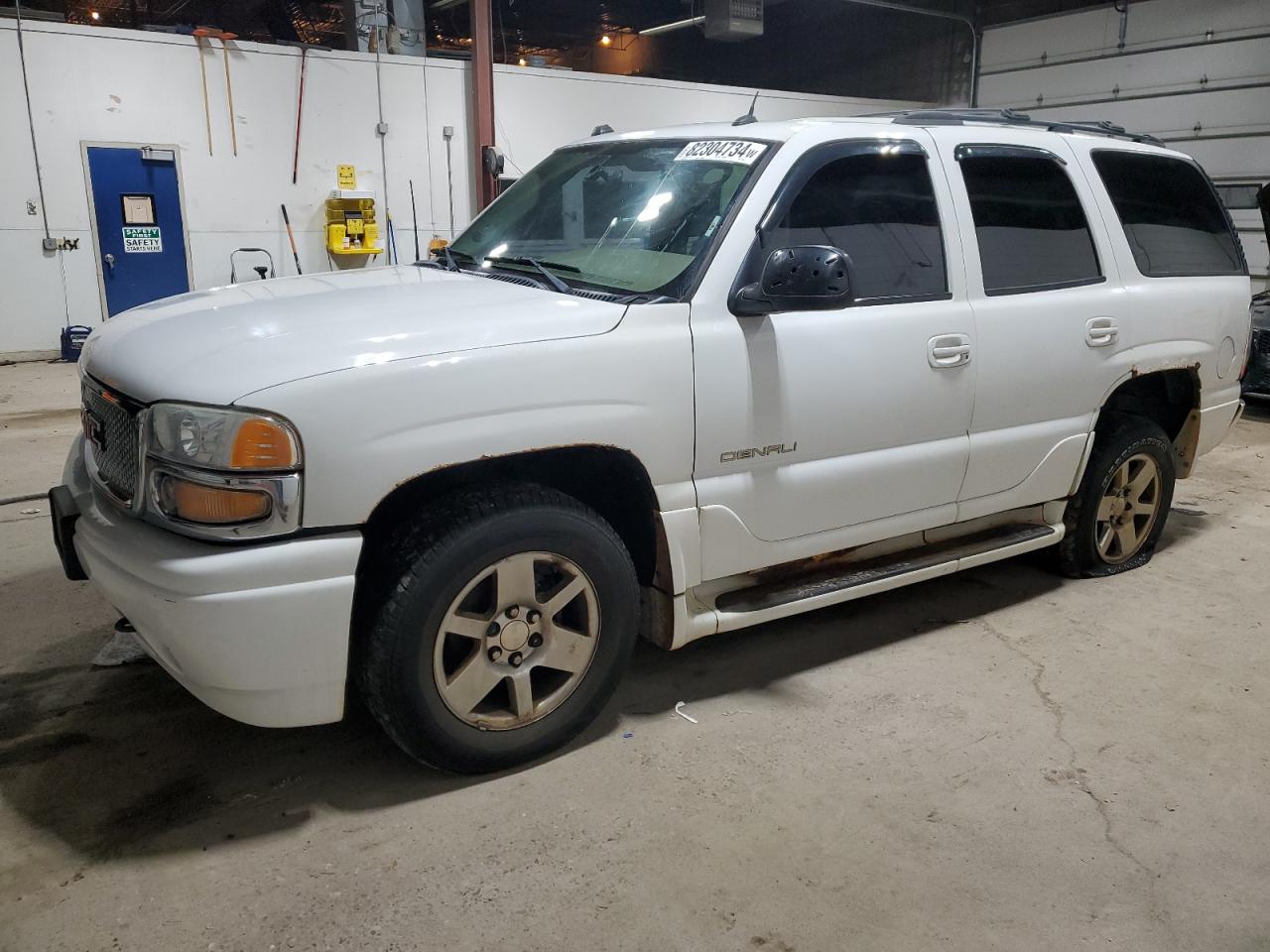 2005 GMC Yukon Denali VIN: 1GKEK63U75J140568 Lot: 82304734