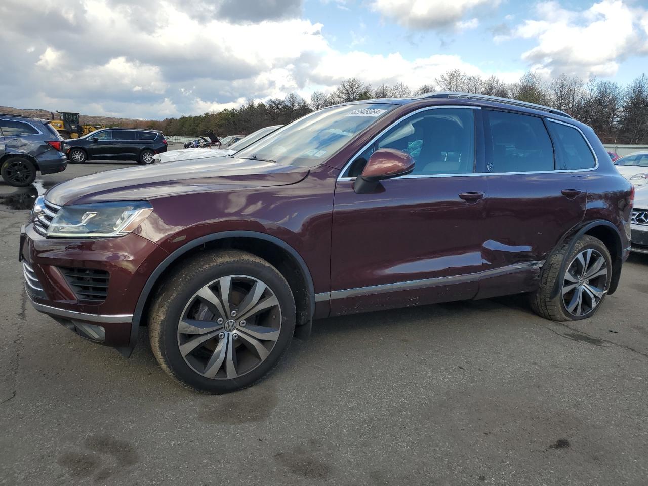 2017 Volkswagen Touareg Wolfsburg VIN: WVGRF7BP4HD004903 Lot: 82948564