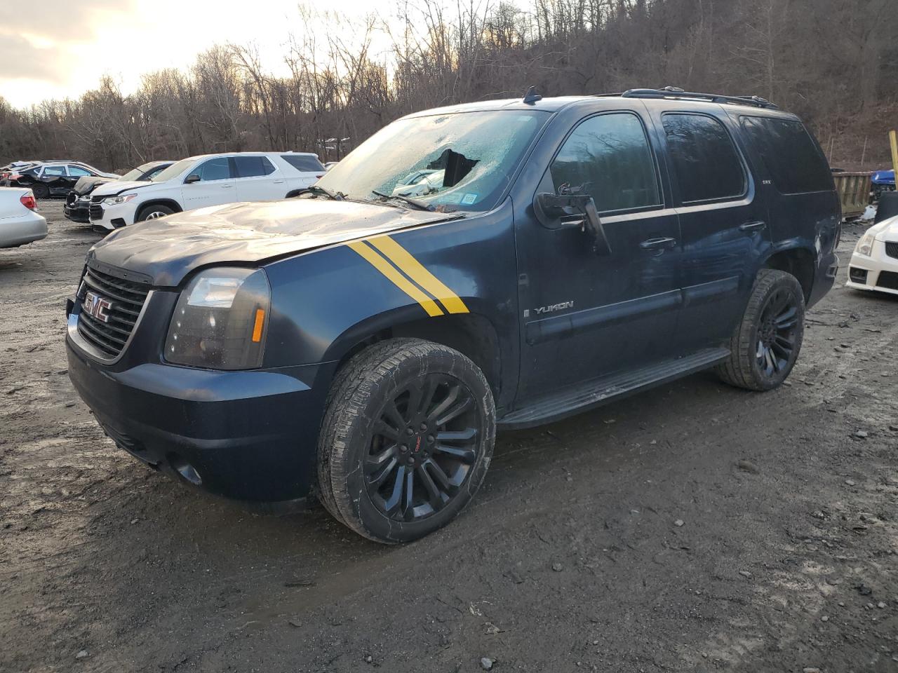 2007 GMC Yukon VIN: 1GKFK13017J354656 Lot: 83748434