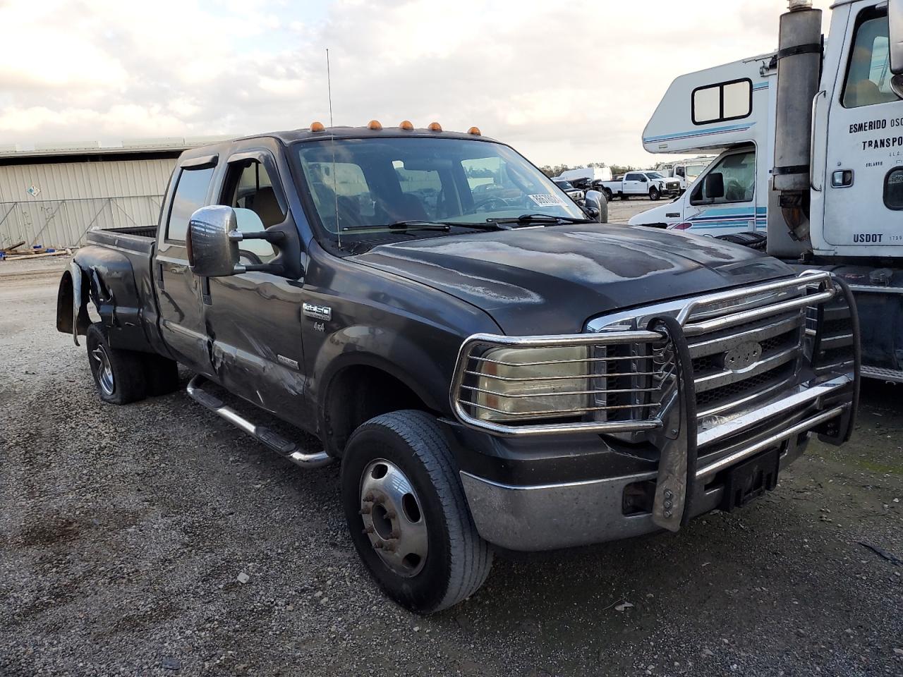 2005 Ford F350 Super Duty VIN: 1FTWW33P25EA75960 Lot: 86678024