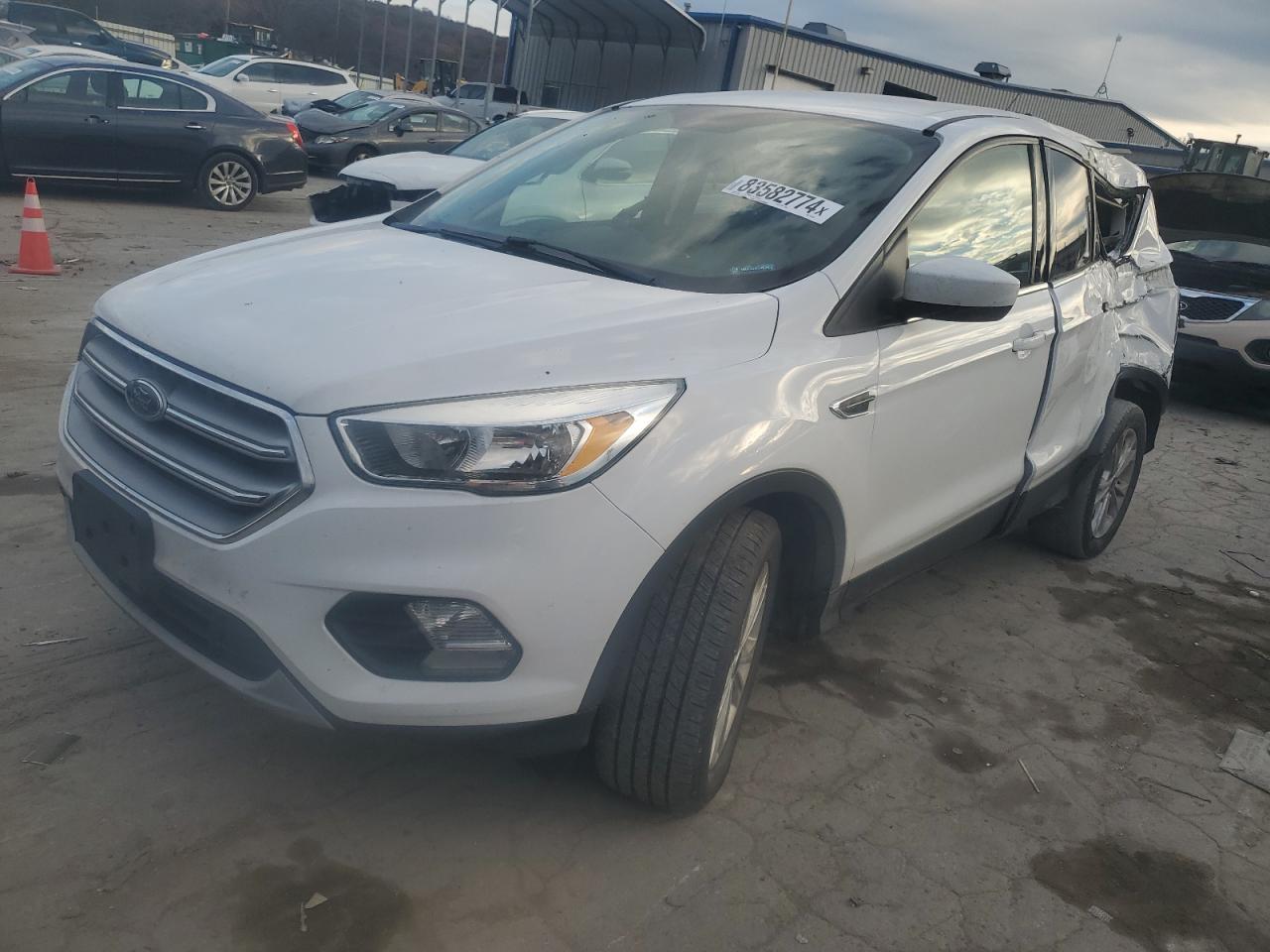 2017 Ford Escape Se VIN: 1FMCU9GD8HUD43282 Lot: 83582774