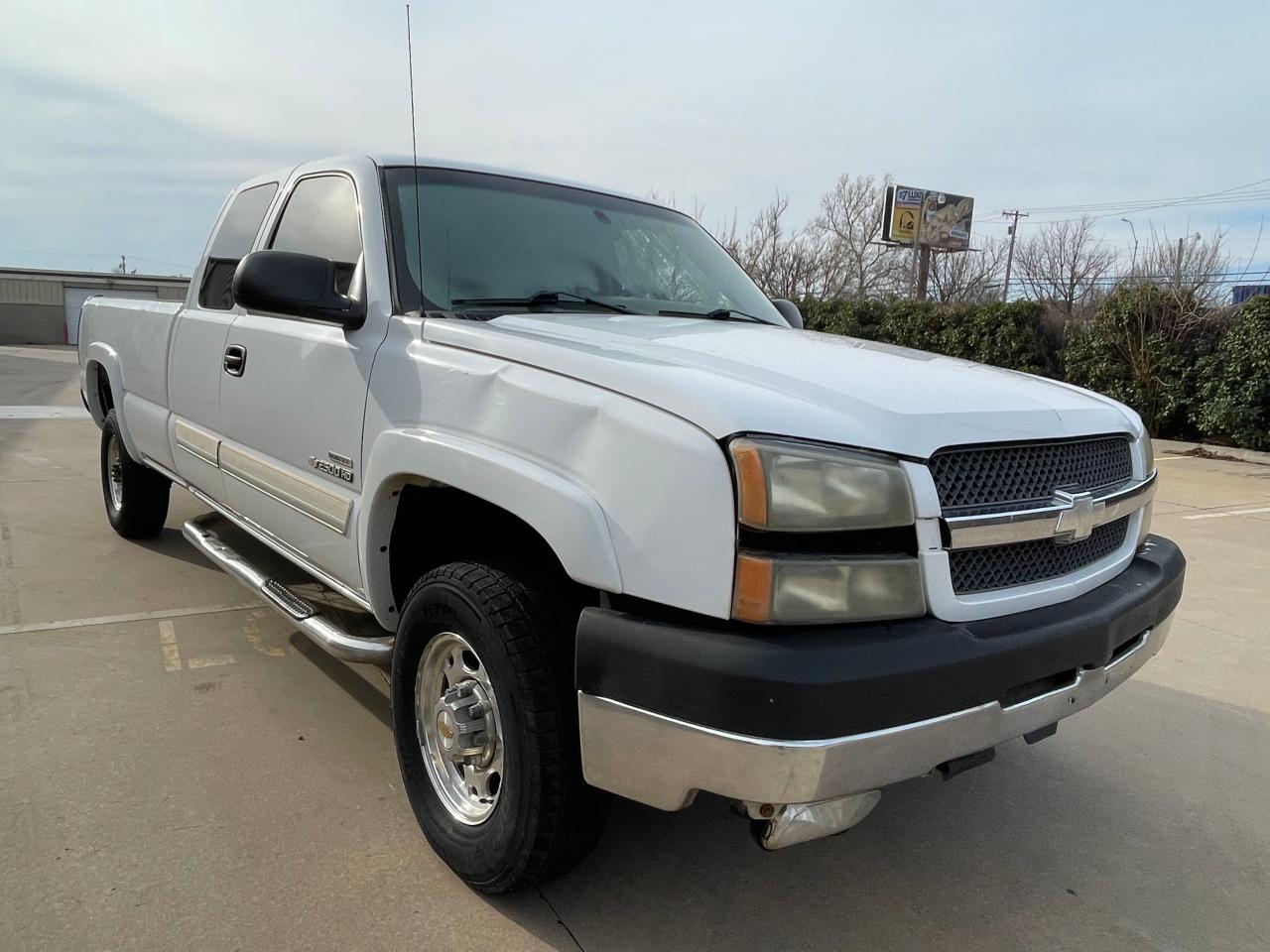 2004 Chevrolet Silverado C2500 Heavy Duty VIN: 1GCHC29224E270270 Lot: 87105124