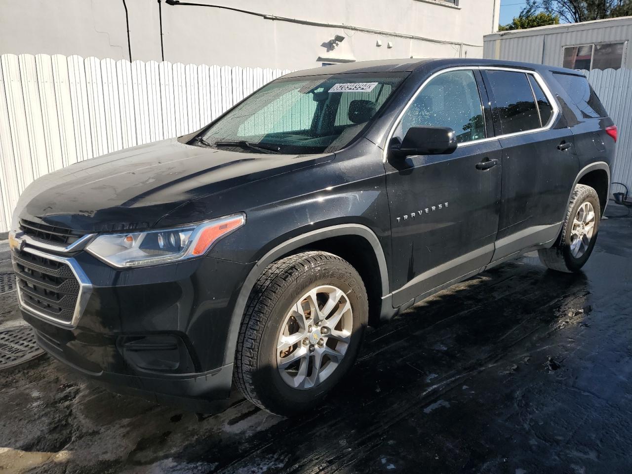 2018 Chevrolet Traverse Ls VIN: 1GNERFKW4JJ170817 Lot: 82894994