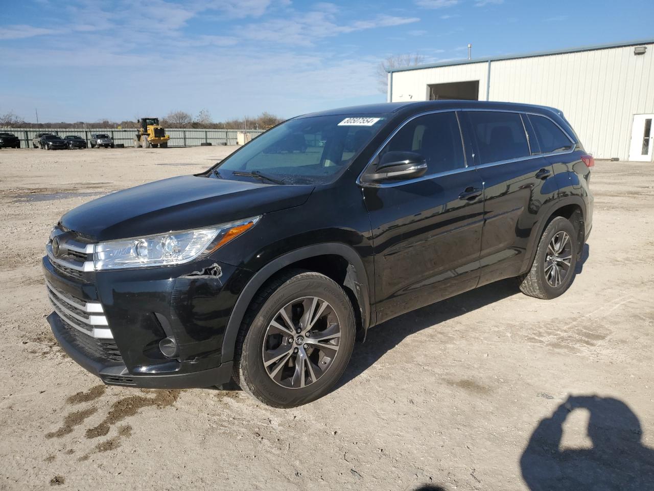 2018 Toyota Highlander Le VIN: 5TDBZRFH4JS891649 Lot: 80507554