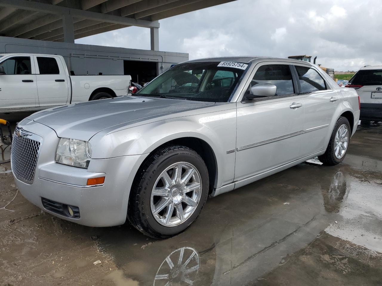 2009 Chrysler 300 Touring VIN: 2C3KA53V99H623009 Lot: 85925754