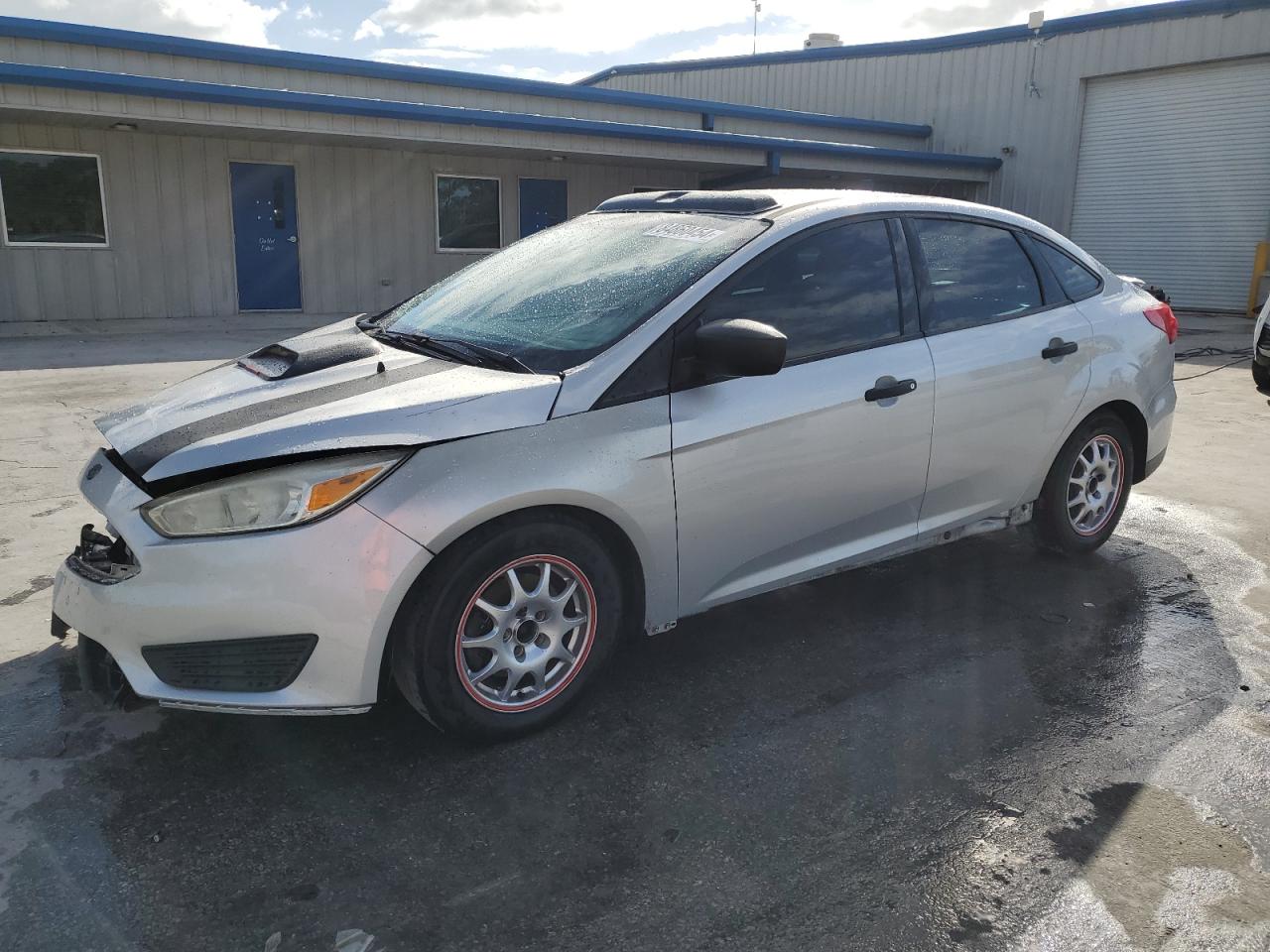 2015 Ford Focus S VIN: 1FADP3E26FL345538 Lot: 84860454