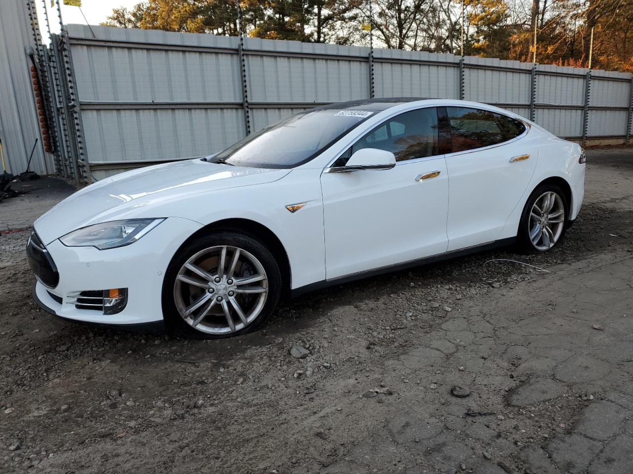 2014 Tesla Model S VIN: 5YJSA1S11EFP54096 Lot: 82759344