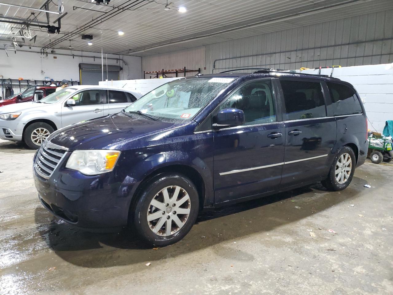 2010 Chrysler Town & Country Touring VIN: 2A4RR5DX1AR201084 Lot: 86685634