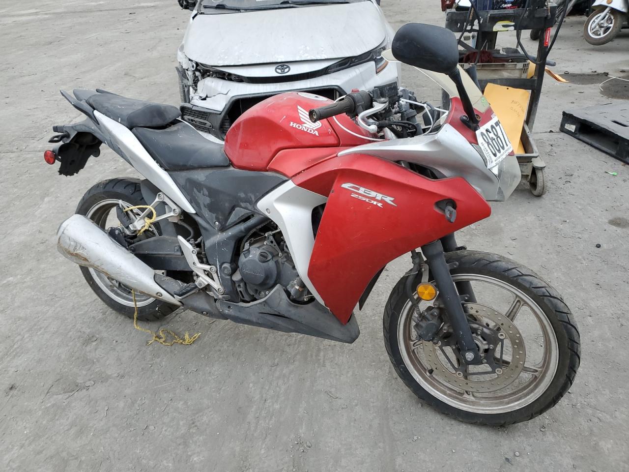 2011 Honda Cbr250 R VIN: MLHMC411XB5000016 Lot: 86877284