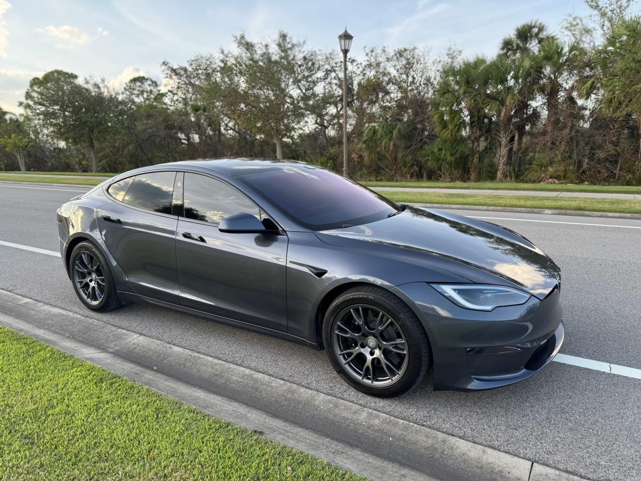 2022 Tesla Model S VIN: 5YJSA1E50NF476581 Lot: 83405974