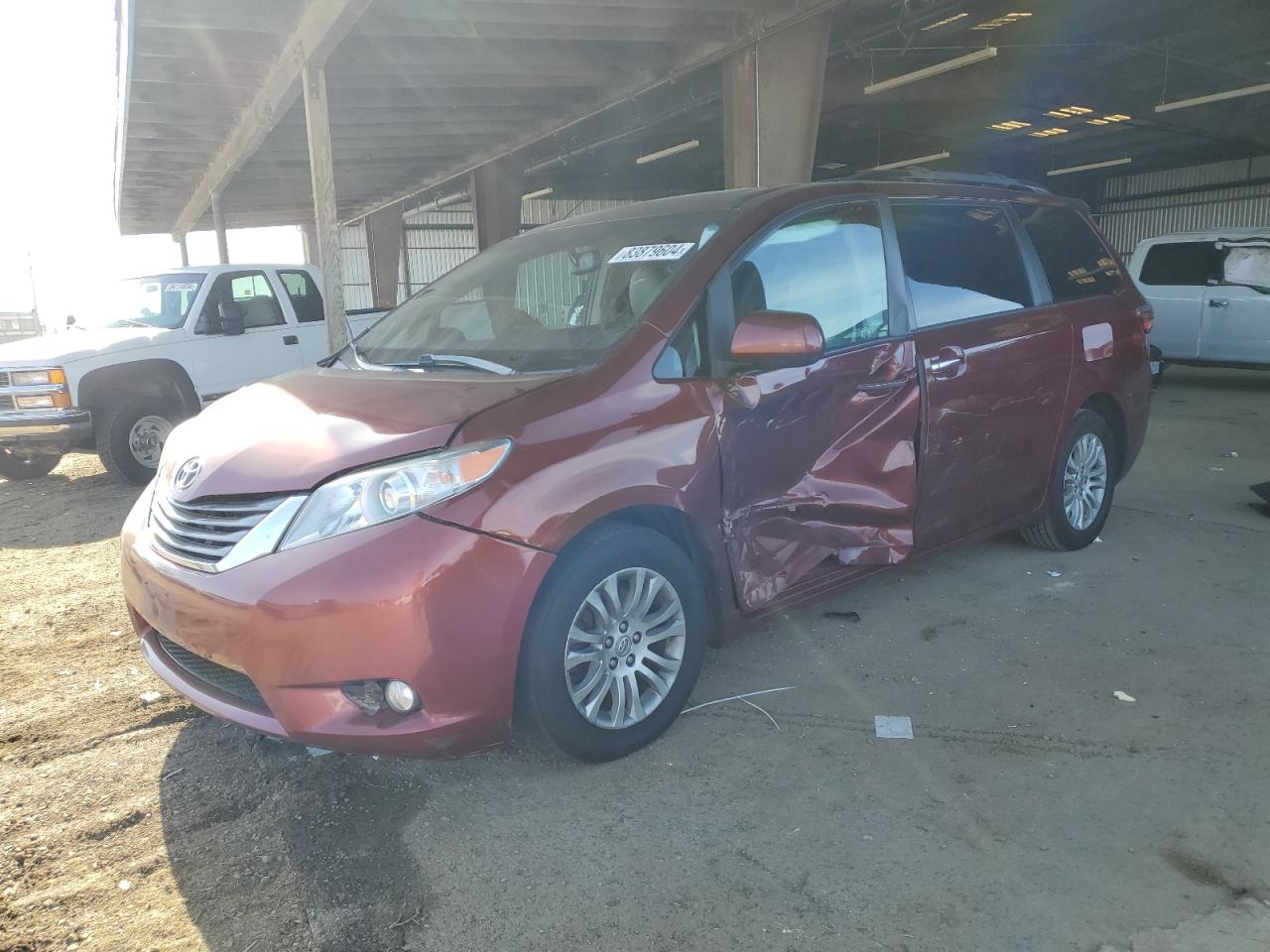 2017 Toyota Sienna Xle VIN: 5TDYZ3DC1HS818778 Lot: 83879604