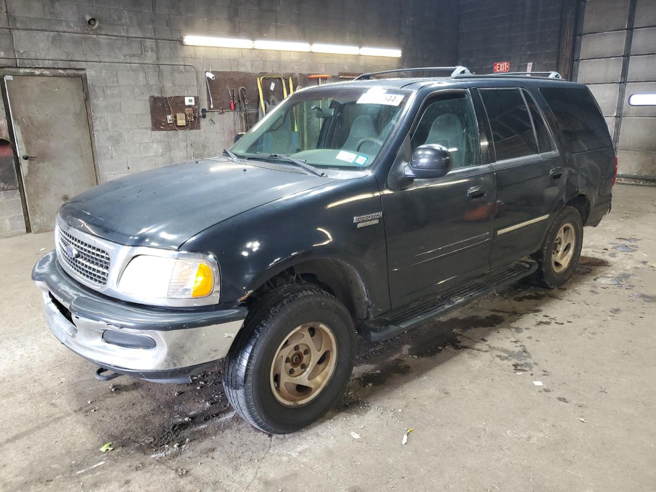 1998 Ford Expedition VIN: 1FMRU18W5WLA57484 Lot: 85924544