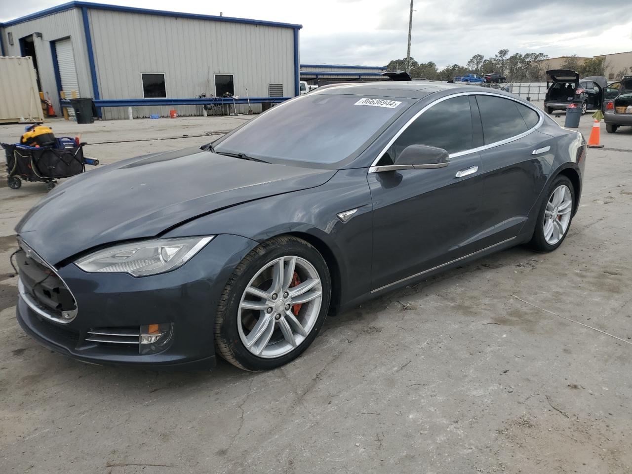 2015 Tesla Model S VIN: 5YJSA1E26FF105240 Lot: 86636944