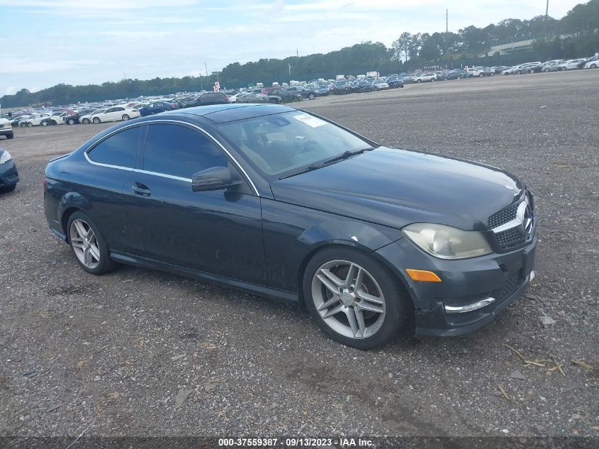 2013 Mercedes-Benz C 350 Sport 4Matic VIN: WDDGJ8JB9DG072389 Lot: 37559387