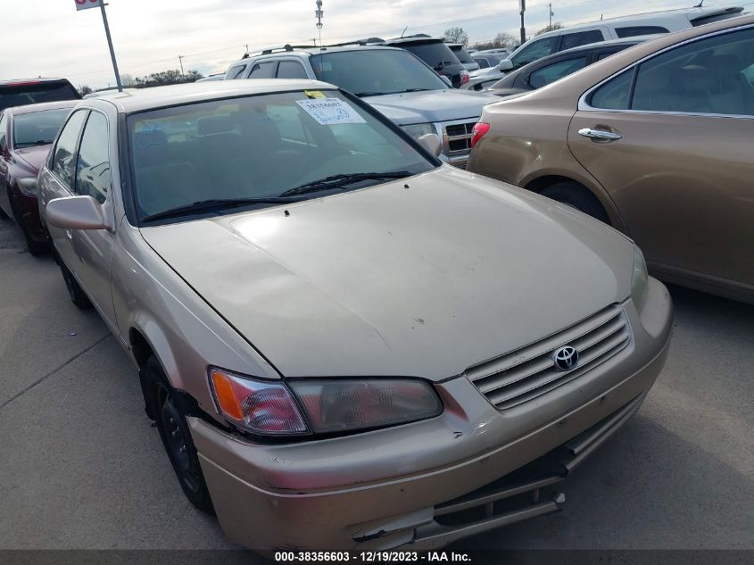 1998 Toyota Camry Le VIN: JT2BG22K5W0260040 Lot: 38356603