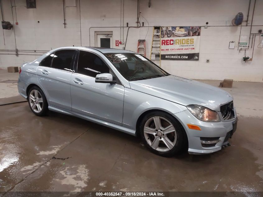 2013 Mercedes-Benz C 300 Luxury 4Matic/Sport 4Matic VIN: WDDGF8AB1DG025956 Lot: 40352547