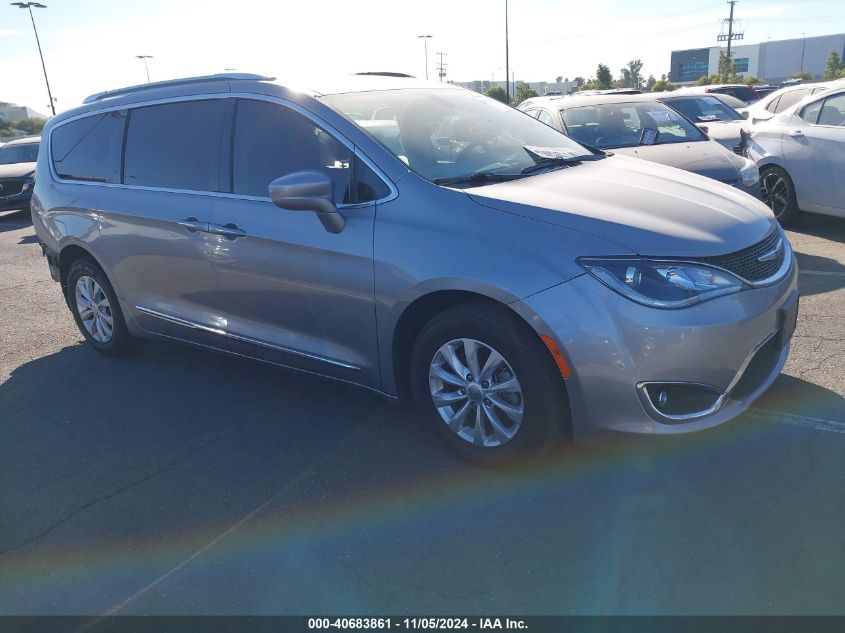 2019 Chrysler Pacifica Touring L VIN: 2C4RC1BG4KR651753 Lot: 40683861