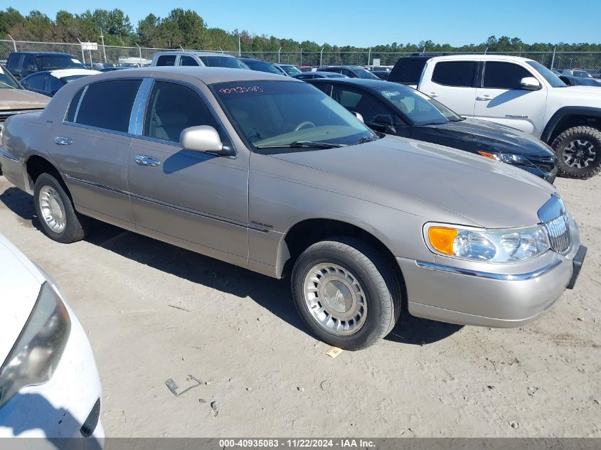 2000 Lincoln Town Car Executive VIN: 1LNHM81W6YY868800 Lot: 40935083