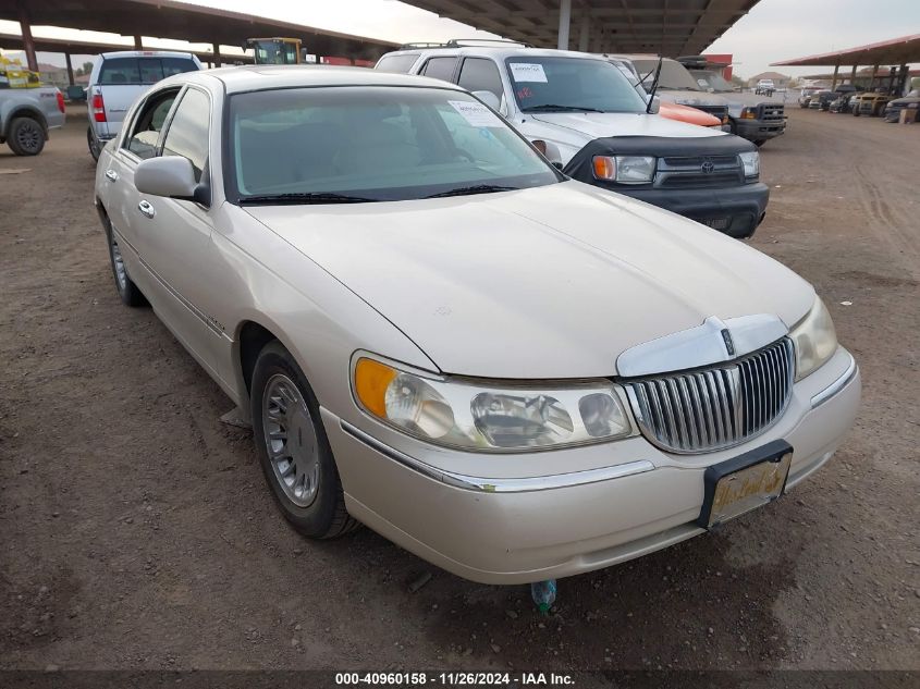 2000 Lincoln Town Car Cartier VIN: 1LNHM83W2YY941528 Lot: 40960158